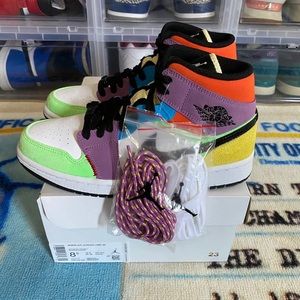 Air Jordan 1 Mid SE Lightbulb